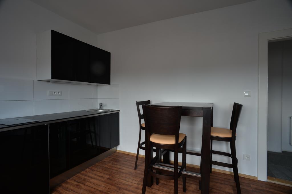 Hotel Penzion Karolinka Kroměříž Habitación foto
